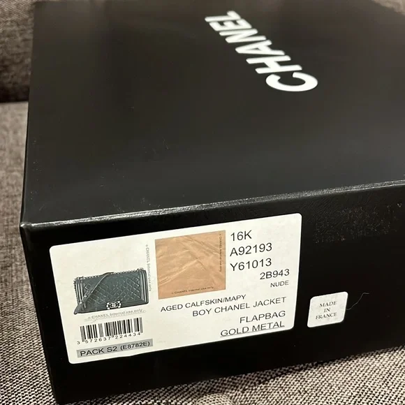 Chanel Quilted Boy Flapbag in Nude Pink w/Gold / RARE EUC - Picture 14 of 15